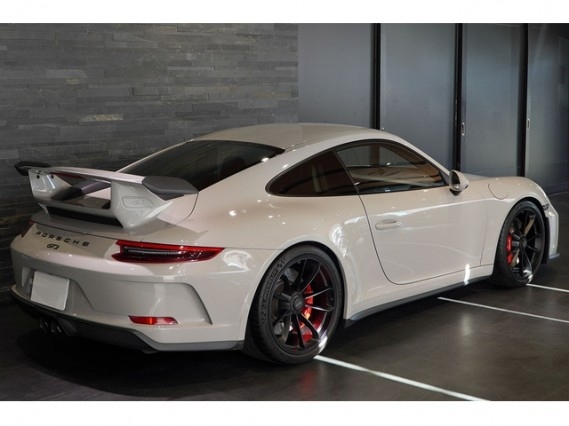 Import and buy PORSCHE 911 2018 from Japan to Nairobi, Kenya