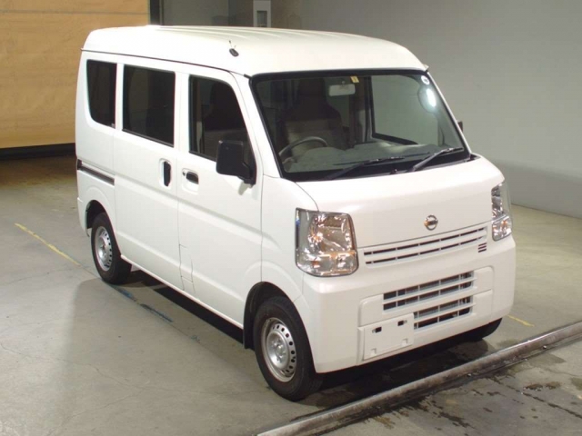 Import and buy NISSAN CLIPPER VAN 2018 from Japan to Nairobi, Kenya