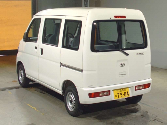 Import and buy DAIHATSU HIJET VAN 2017 from Japan to Nairobi, Kenya