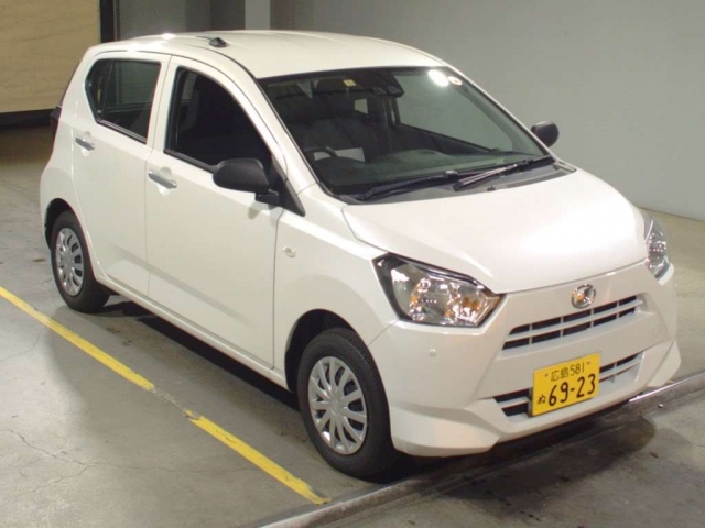 Import and buy DAIHATSU MIRA E S 2017 from Japan to Nairobi, Kenya