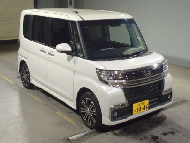 Import and buy DAIHATSU TANTO 2018 from Japan to Nairobi, Kenya