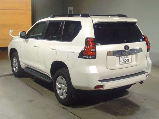 Import and buy TOYOTA LAND CRUISER PRADO 2018 from Japan to Nairobi, Kenya