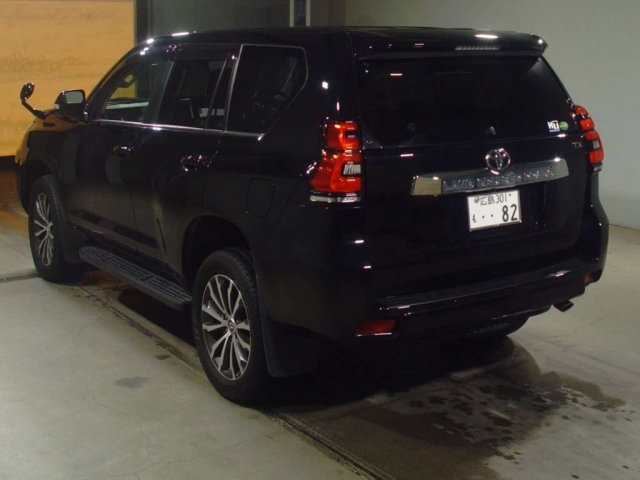 Import and buy TOYOTA LAND CRUISER PRADO 2018 from Japan to Nairobi, Kenya