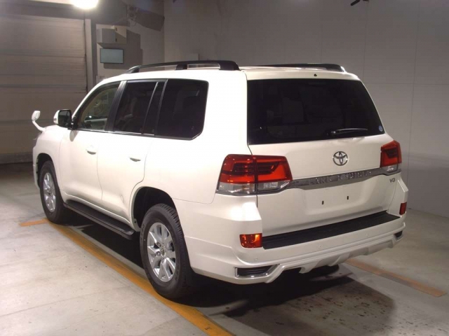 Import and buy TOYOTA LAND CRUISER 2018 from Japan to Nairobi, Kenya