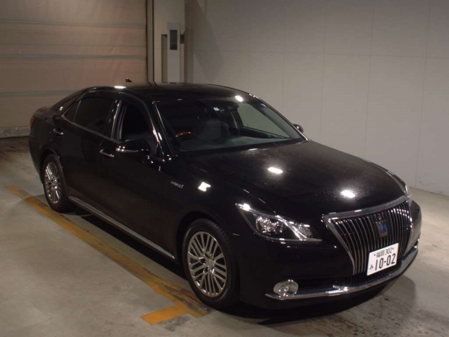 Import and buy TOYOTA CROWN 2017 from Japan to Nairobi, Kenya