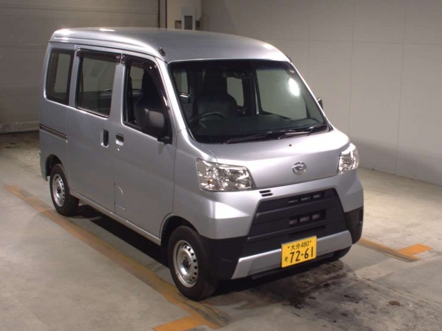 Import and buy DAIHATSU HIJET VAN 2017 from Japan to Nairobi, Kenya