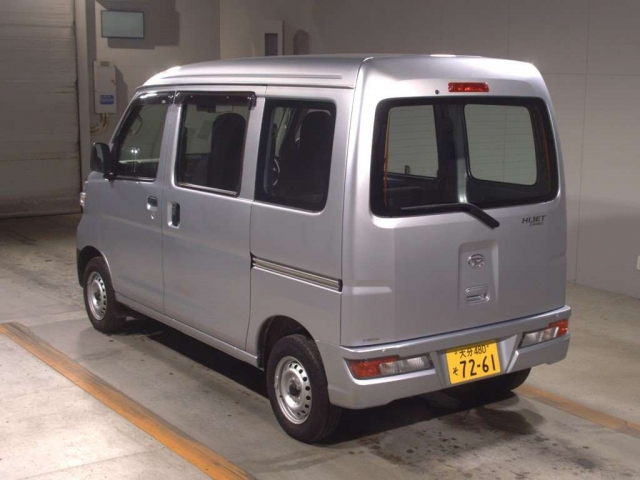 Import and buy DAIHATSU HIJET VAN 2017 from Japan to Nairobi, Kenya