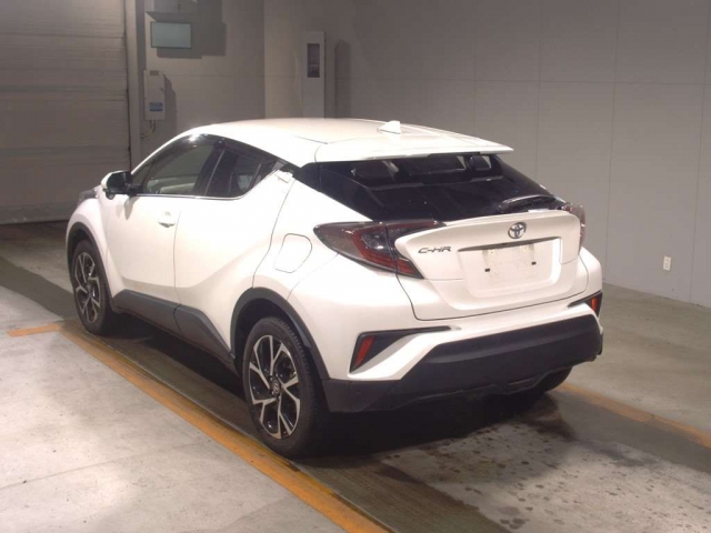 Import and buy TOYOTA C-HR 2017 from Japan to Nairobi, Kenya