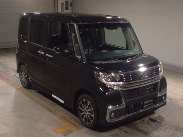 Import and buy DAIHATSU TANTO 2018 from Japan to Nairobi, Kenya