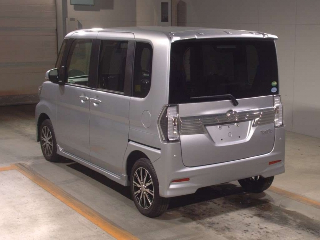 Import and buy DAIHATSU TANTO 2018 from Japan to Nairobi, Kenya