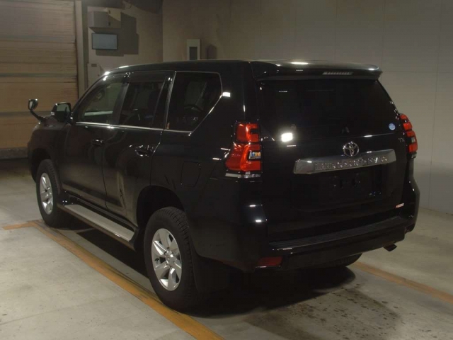 Import and buy TOYOTA LAND CRUISER PRADO 2019 from Japan to Nairobi, Kenya