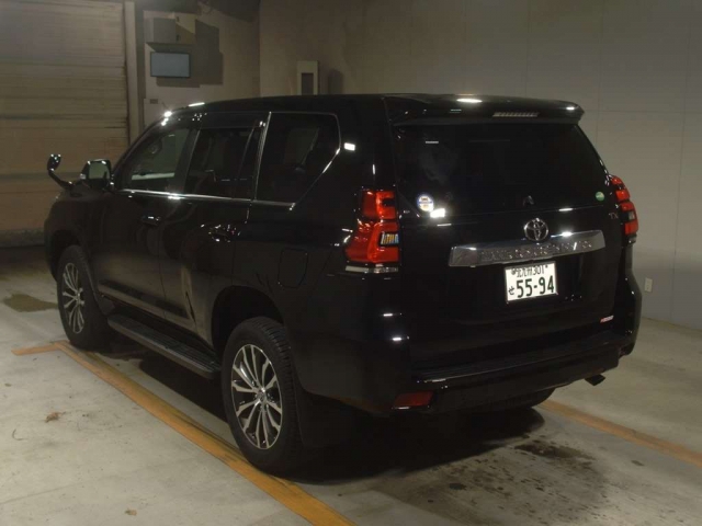 Import and buy TOYOTA LAND CRUISER PRADO 2019 from Japan to Nairobi, Kenya