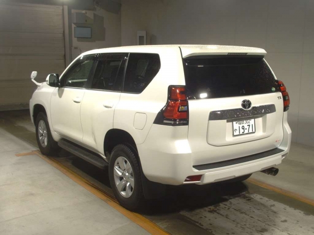 Import and buy TOYOTA LAND CRUISER PRADO 2019 from Japan to Nairobi, Kenya