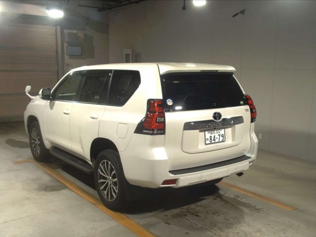 Import and buy TOYOTA LAND CRUISER PRADO 2019 from Japan to Nairobi, Kenya