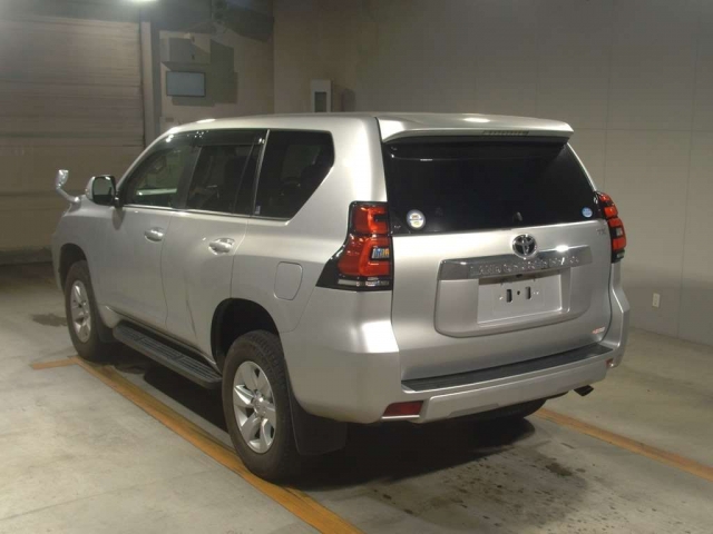 Import and buy TOYOTA LAND CRUISER PRADO 2017 from Japan to Nairobi, Kenya