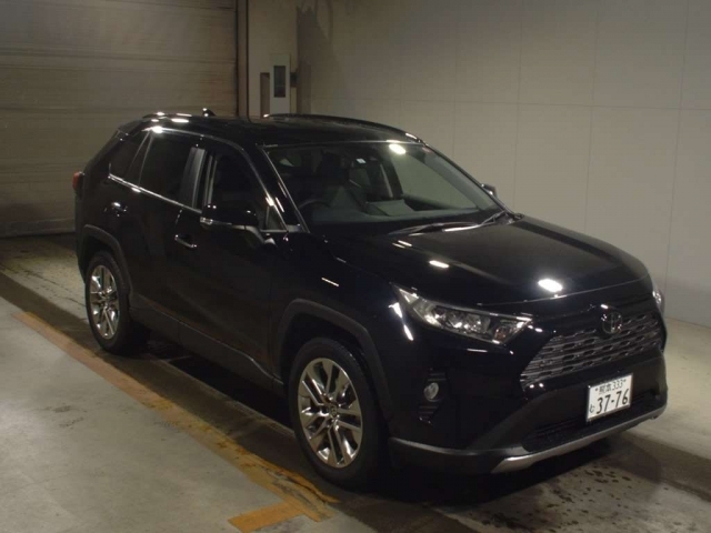 Import and buy TOYOTA RAV4 2019 from Japan to Nairobi, Kenya