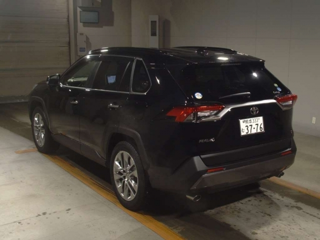 Import and buy TOYOTA RAV4 2019 from Japan to Nairobi, Kenya