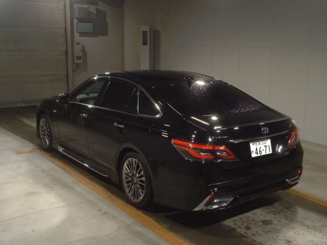 Import and buy TOYOTA CROWN 2018 from Japan to Nairobi, Kenya