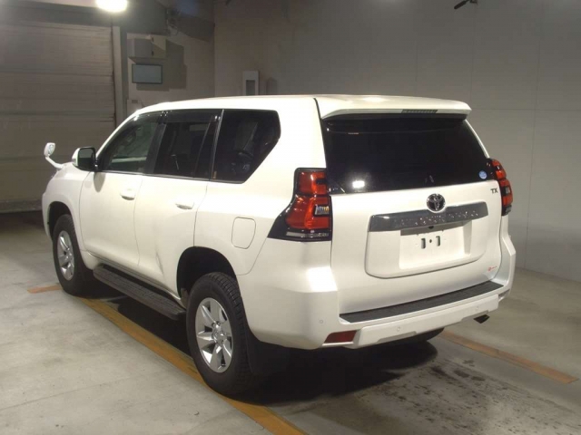 Import and buy TOYOTA LAND CRUISER PRADO 2019 from Japan to Nairobi, Kenya