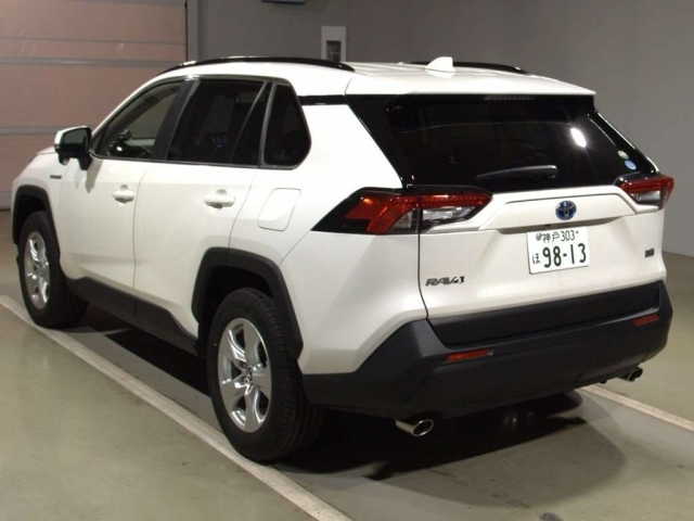 Import and buy TOYOTA RAV4 2019 from Japan to Nairobi, Kenya