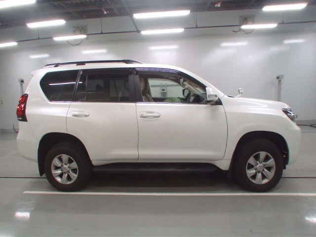 Import and buy TOYOTA LAND CRUISER PRADO 2018 from Japan to Nairobi, Kenya