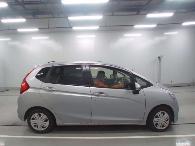 Import and buy HONDA FIT 2018 from Japan to Nairobi, Kenya