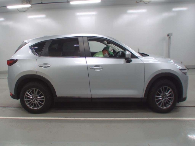 Import and buy MAZDA CX-5 2018 from Japan to Nairobi, Kenya