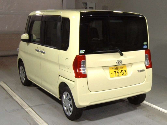 Import and buy DAIHATSU TANTO 2017 from Japan to Nairobi, Kenya