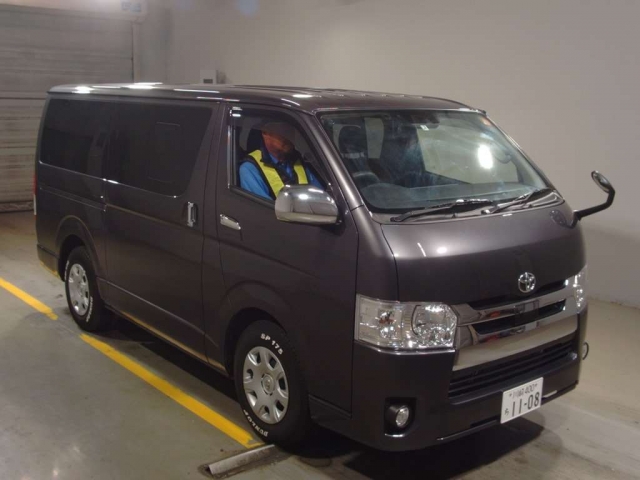 Import and buy TOYOTA HIACE VAN 2018 from Japan to Nairobi, Kenya