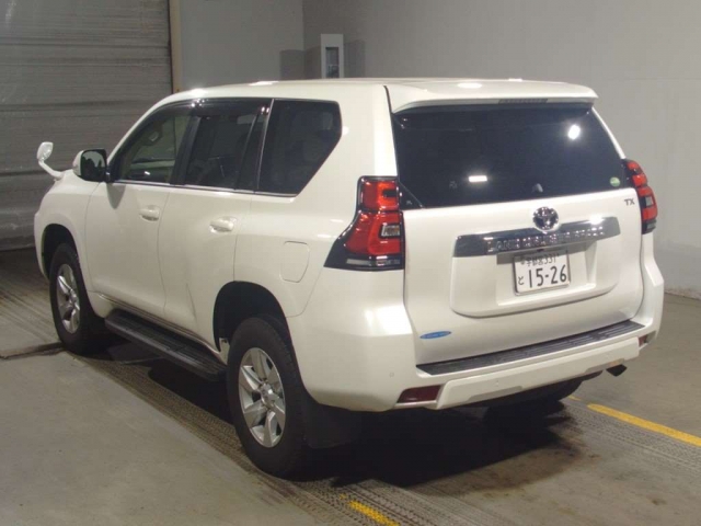 Import and buy TOYOTA LAND CRUISER PRADO 2018 from Japan to Nairobi, Kenya