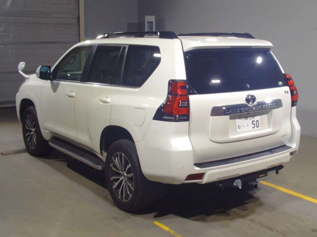 Import and buy TOYOTA LAND CRUISER PRADO 2017 from Japan to Nairobi, Kenya