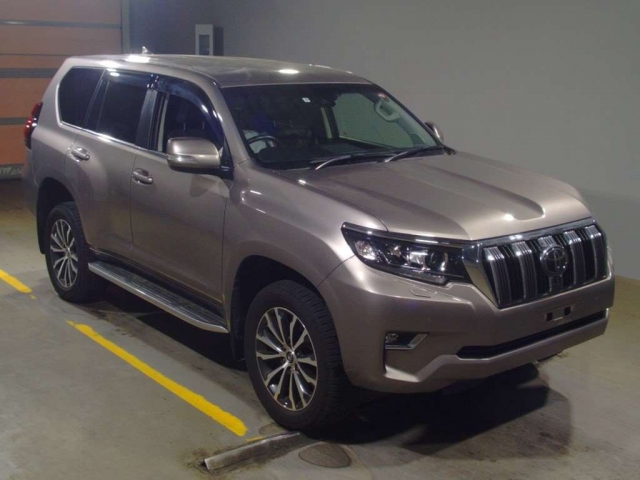 Import and buy TOYOTA LAND CRUISER PRADO 2017 from Japan to Nairobi, Kenya