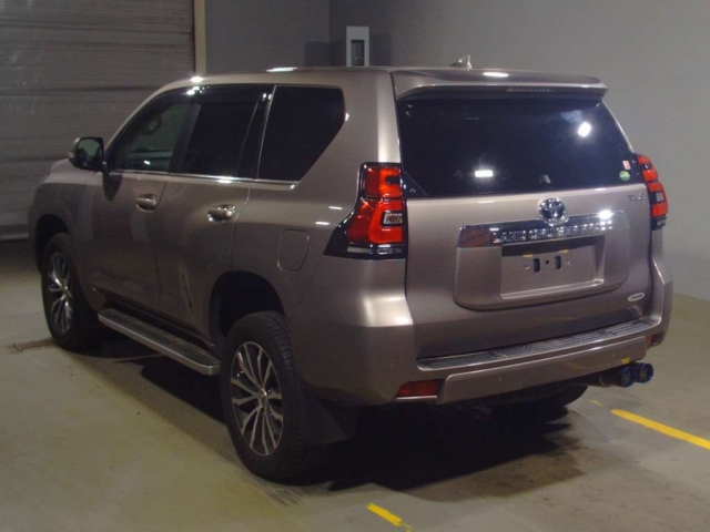 Import and buy TOYOTA LAND CRUISER PRADO 2017 from Japan to Nairobi, Kenya