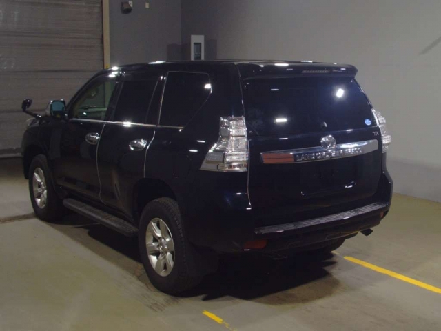 Import and buy TOYOTA LAND CRUISER PRADO 2017 from Japan to Nairobi, Kenya