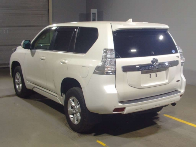 Import and buy TOYOTA LAND CRUISER PRADO 2017 from Japan to Nairobi, Kenya