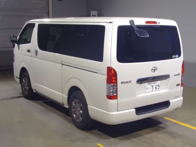 Import and buy TOYOTA HIACE VAN 2018 from Japan to Nairobi, Kenya