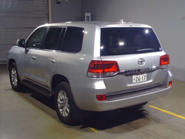 Import and buy TOYOTA LAND CRUISER 2018 from Japan to Nairobi, Kenya