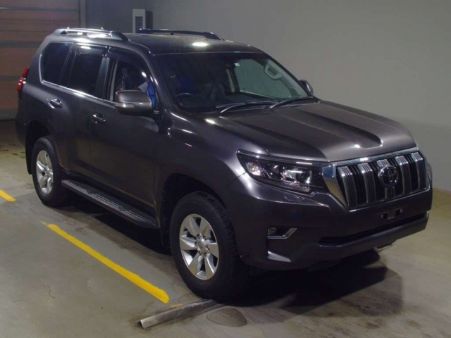 Import and buy TOYOTA LAND CRUISER PRADO 2018 from Japan to Nairobi, Kenya