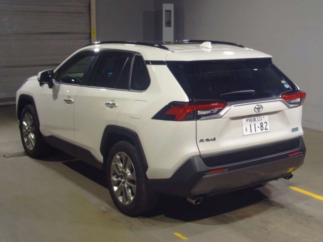 Import and buy TOYOTA RAV4 2020 from Japan to Nairobi, Kenya