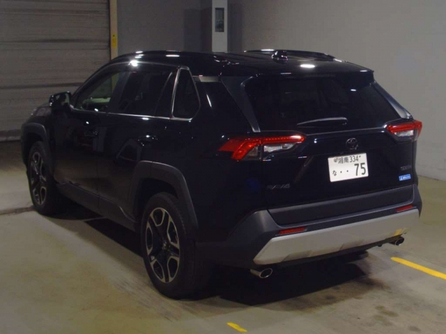 Import and buy TOYOTA RAV4 2019 from Japan to Nairobi, Kenya