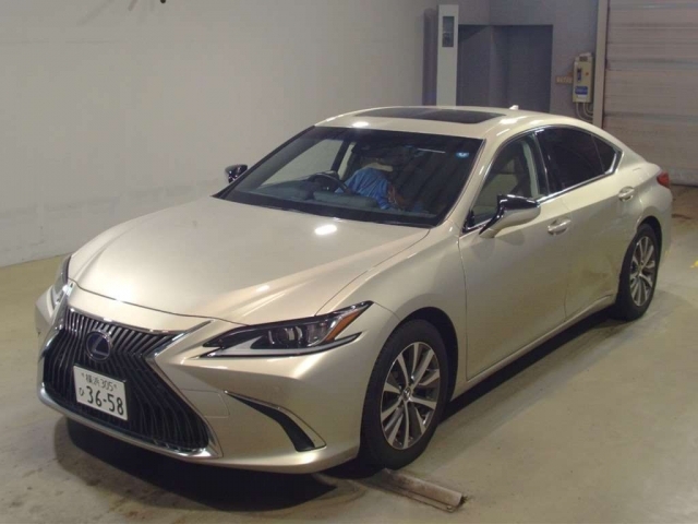 Import and buy LEXUS ES 2019 from Japan to Nairobi, Kenya