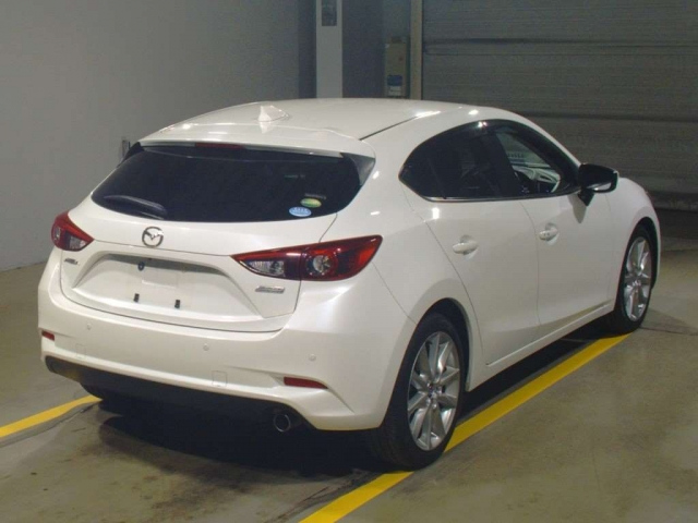 Import and buy MAZDA AXELA 2017 from Japan to Nairobi, Kenya