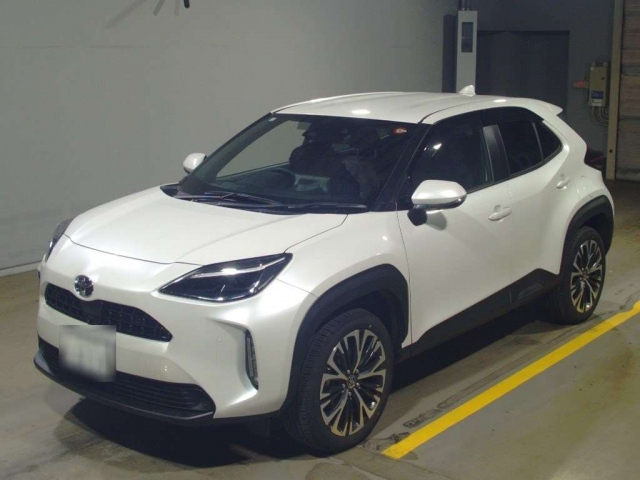 Import and buy TOYOTA YARIS CROSS 2023 from Japan to Nairobi, Kenya