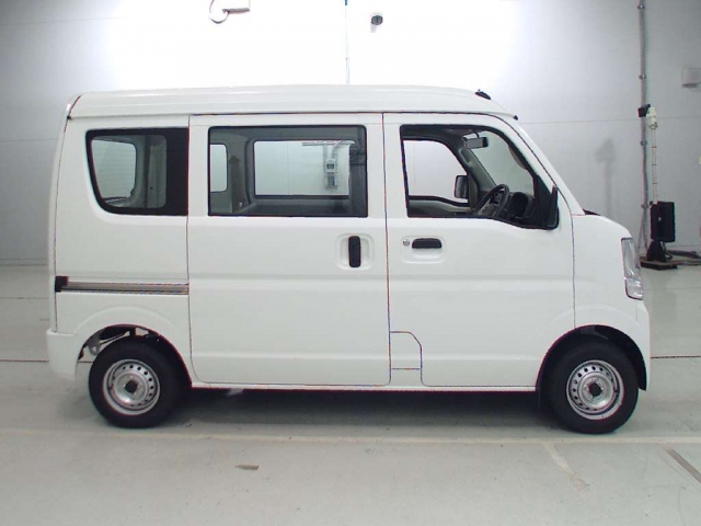 Import and buy NISSAN CLIPPER VAN 2017 from Japan to Nairobi, Kenya