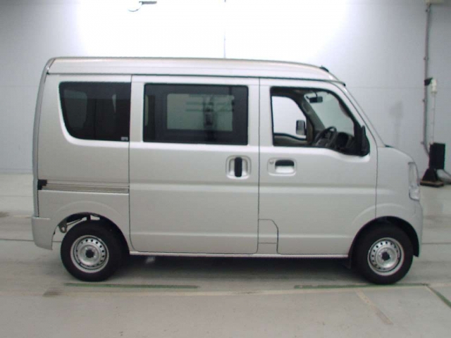 Import and buy NISSAN CLIPPER VAN 2018 from Japan to Nairobi, Kenya