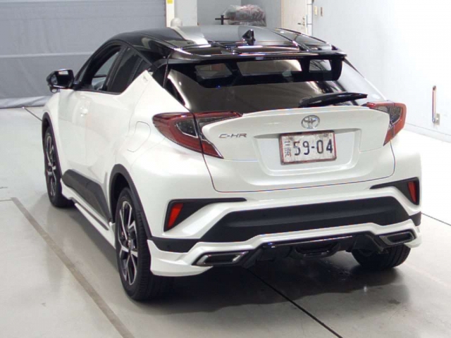 Import and buy TOYOTA C-HR 2018 from Japan to Nairobi, Kenya