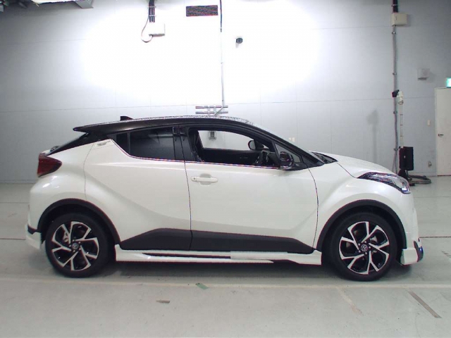 Import and buy TOYOTA C-HR 2018 from Japan to Nairobi, Kenya