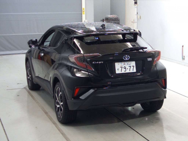 Import and buy TOYOTA C-HR 2017 from Japan to Nairobi, Kenya