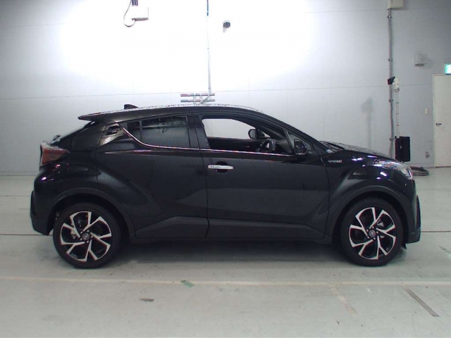 Import and buy TOYOTA C-HR 2017 from Japan to Nairobi, Kenya