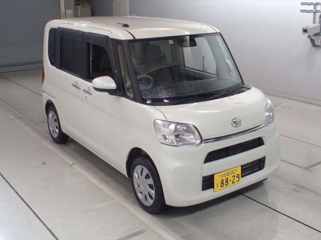 Import and buy DAIHATSU TANTO 2018 from Japan to Nairobi, Kenya